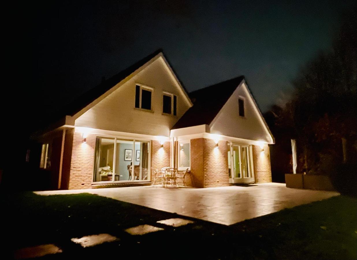 Villa Calma Rust Ruimte Luxe Inclusief Private Jacuzzi Zeewolde Exterior foto